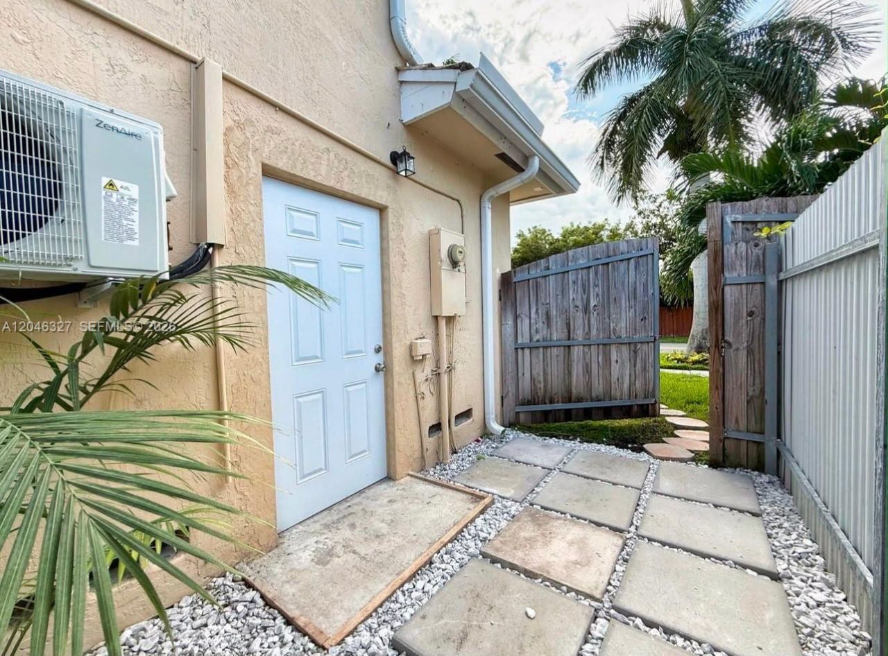 449 SE 31st Ave, Homestead, FL 33033 Photo