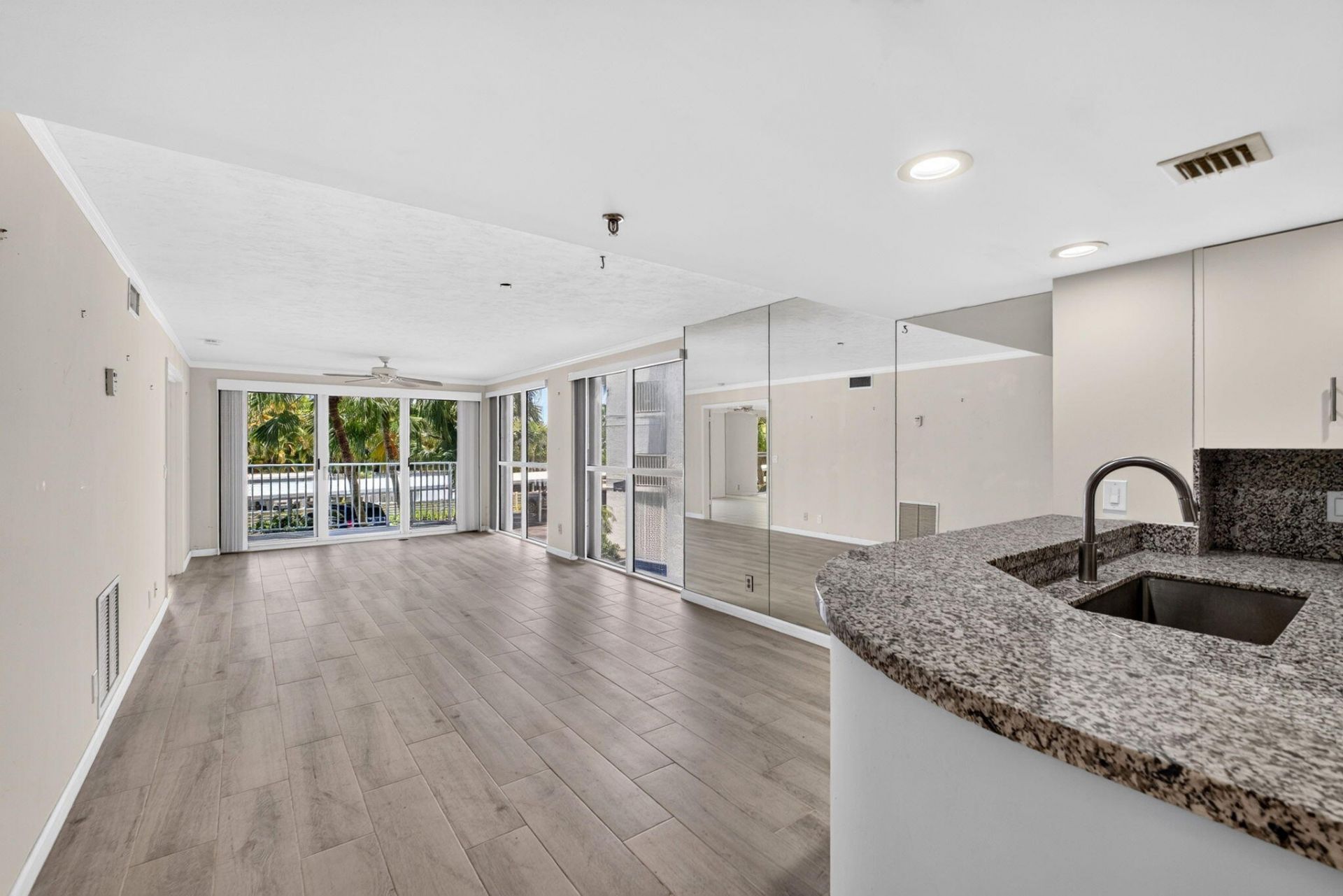 3901 S Flagler Drive, Unit 204, West Palm Beach, FL 33405 Photo