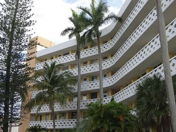 2400 NE 9th Street, Unit 402, Fort Lauderdale, FL 33304