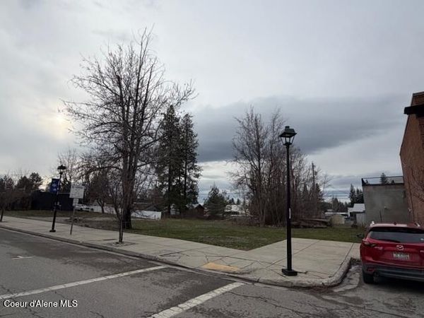 32173 N 5th Ave , Spirit Lake, ID 83869