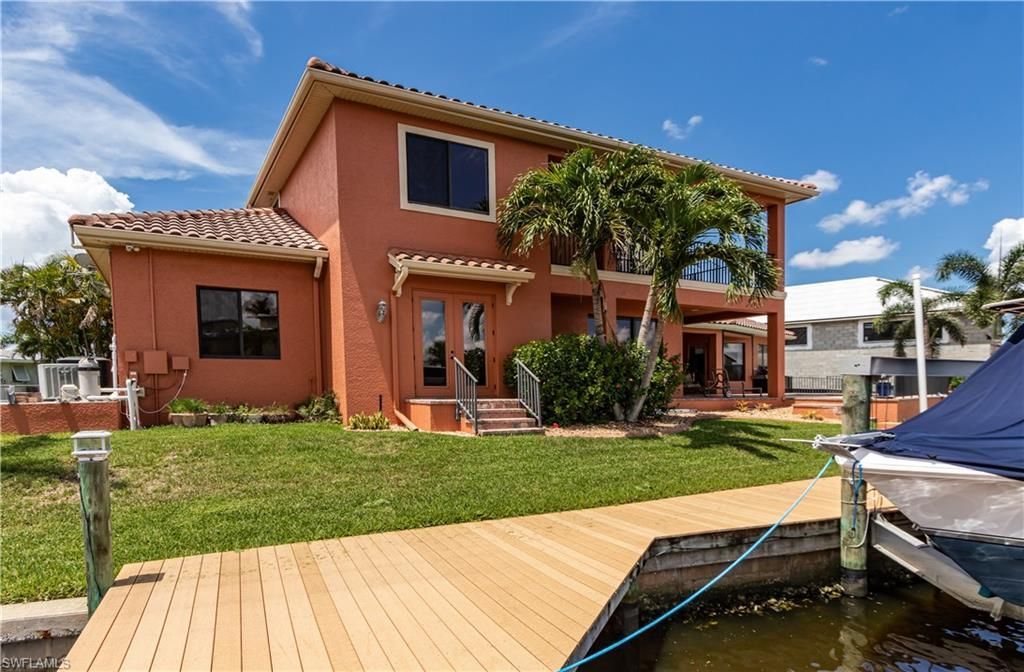 447 Avalon Dr, Cape Coral, FL 33904 Photo
