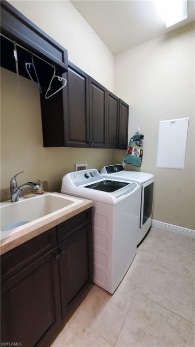 447 Avalon Dr, Cape Coral, FL 33904 Photo