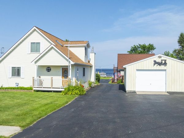 6344 W Houghton Lake Drive, Houghton Lake, MI 48629