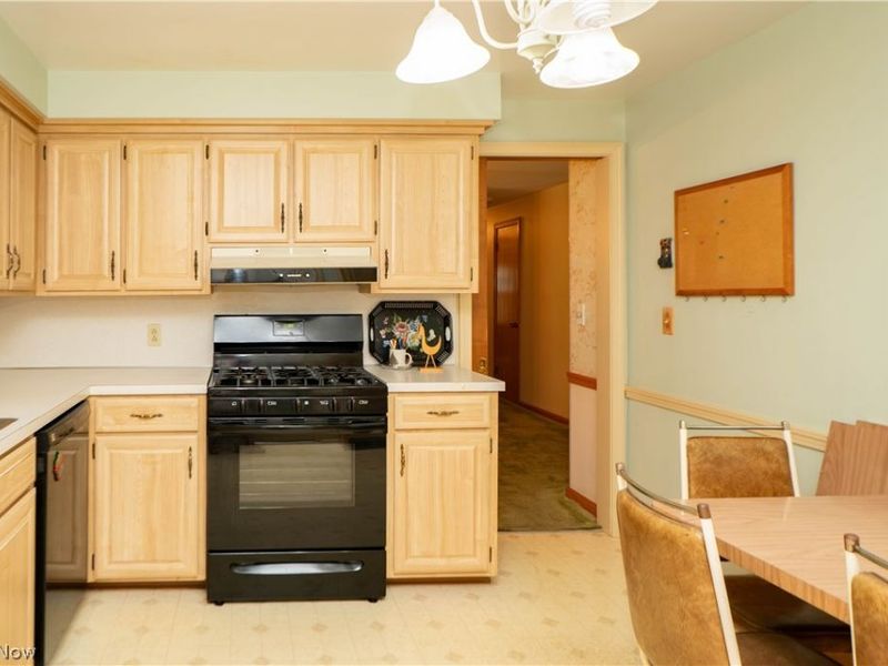 511 Bachtel Street SE, North Canton, OH 44720 Photo 12
