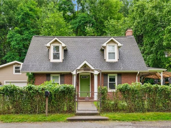 448 Seldon , Verona, PA 15147