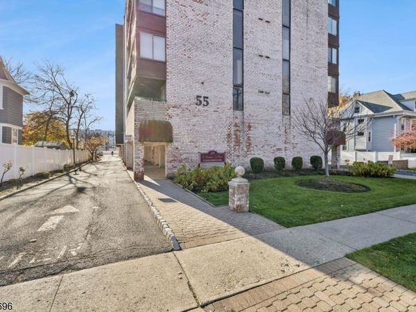 55 Clinton Pl, Unit 510, Hackensack, NJ 07601