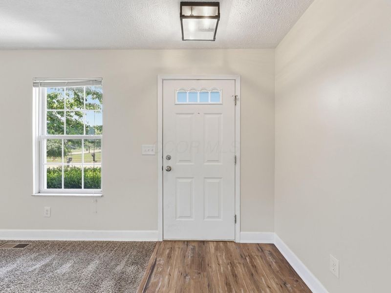 4700 Trabue Woods Court, Columbus, OH 43228 Photo 5
