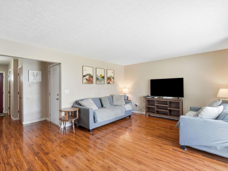 911 Robmeyer Drive , Columbus, OH 43207 Photo 6