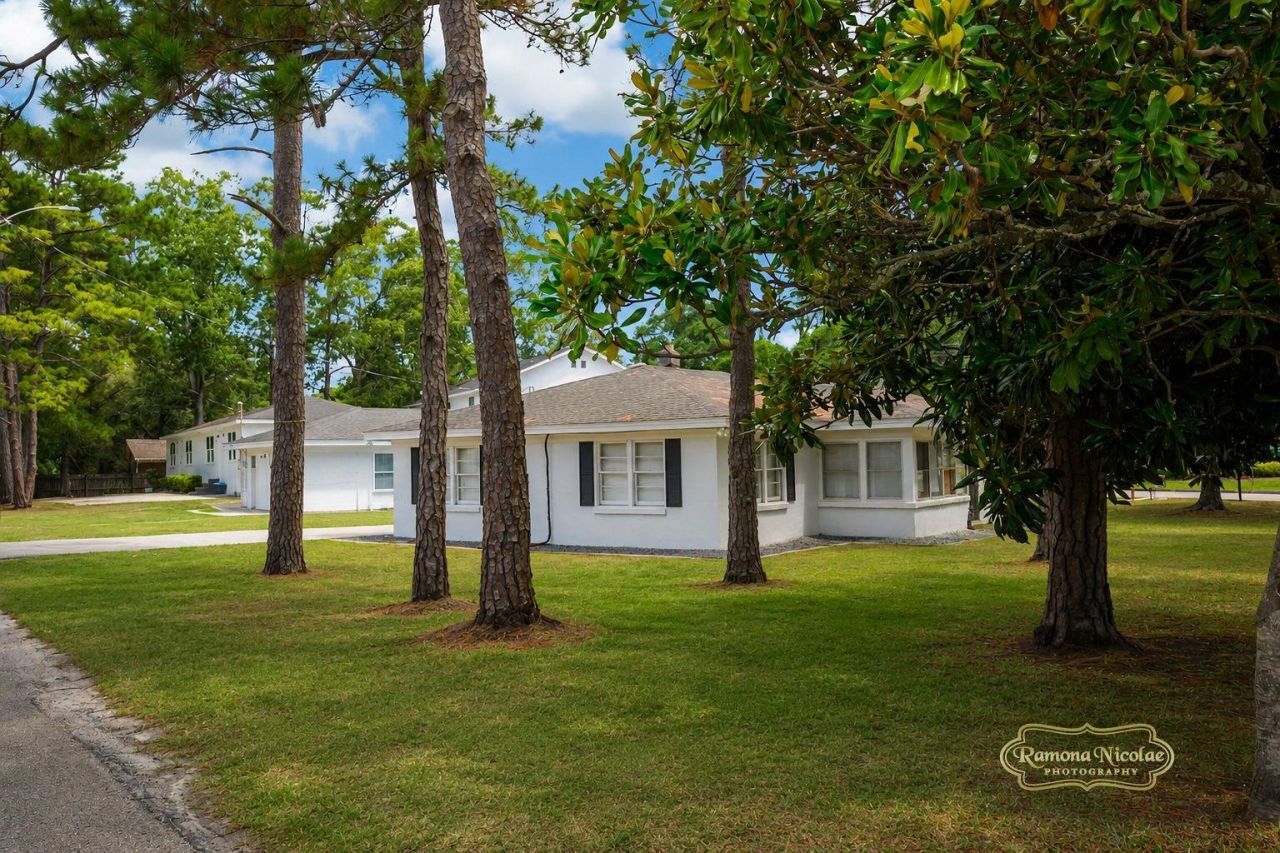703 Collins St. Photo 12