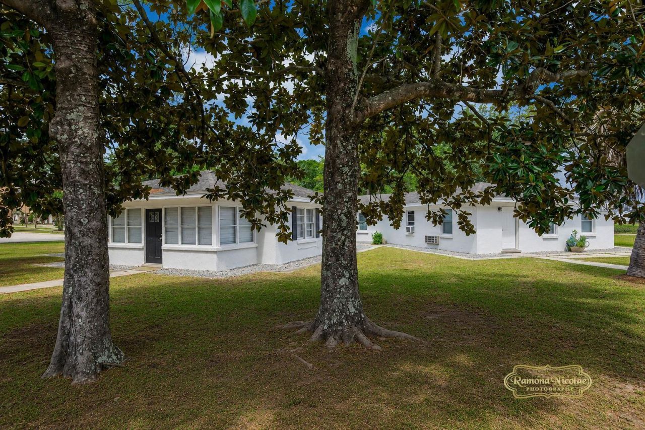 703 Collins St. Photo 15