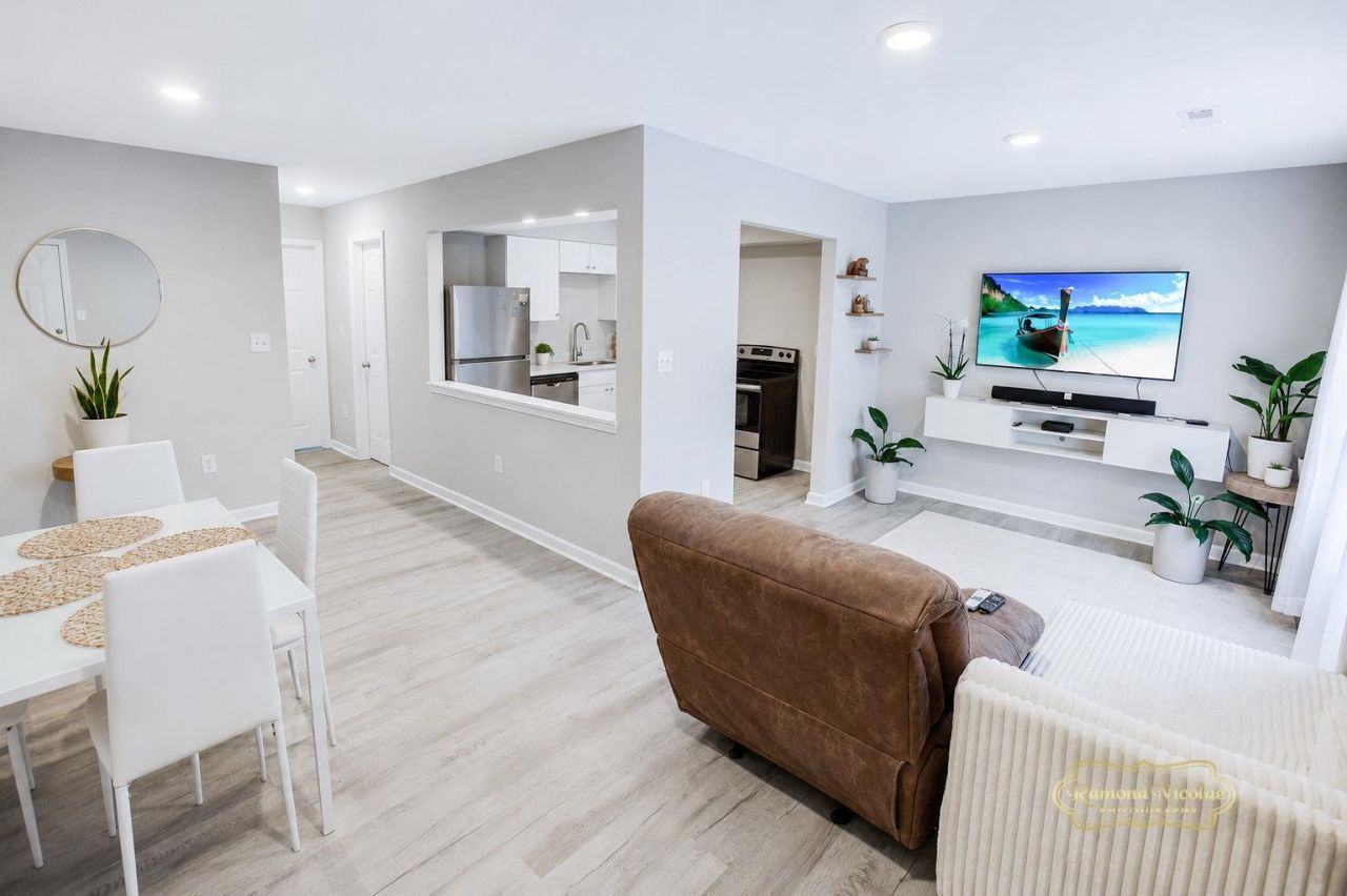 703 Collins St. Photo 26