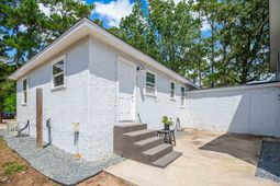 703 Collins St. photo 4