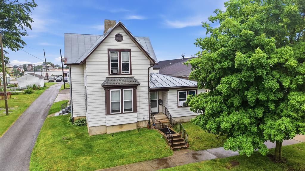 231 E Mary Street, Bucyrus, OH 44820 Main Photo