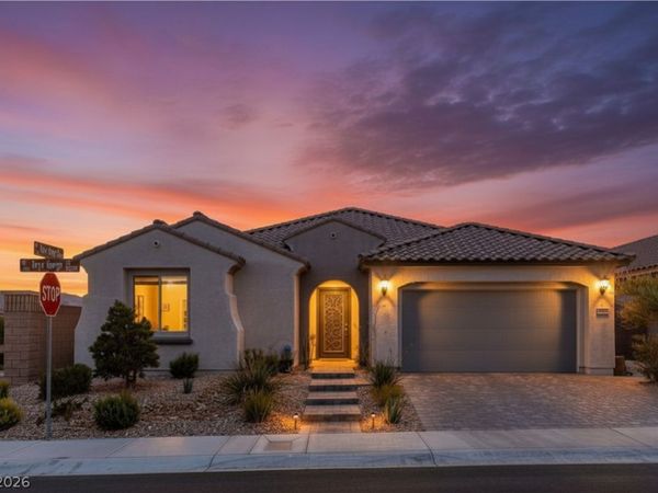8286 Skye Gorge Street , Las Vegas, NV 89166