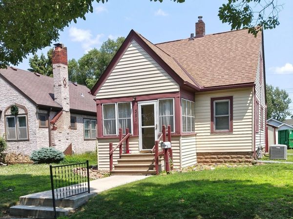 351 8th Avenue S, South Saint Paul, MN 55075