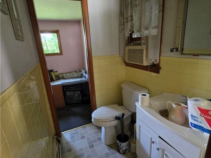 151 Cleveland Court, Andover, OH 44003 Photo 6