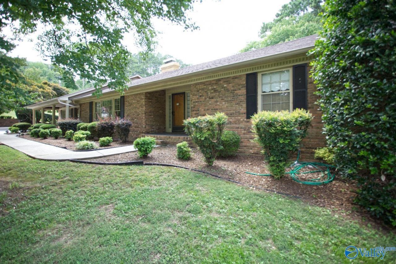4104 Huntington Road, Huntsville, AL 35802 Main Photo