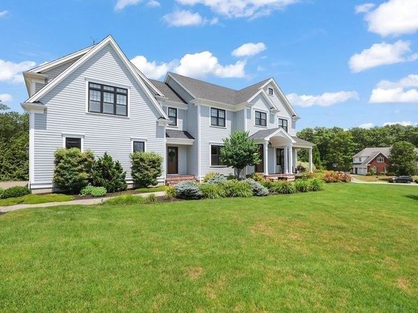 22 Chickadee Way, North Attleboro, MA 02760