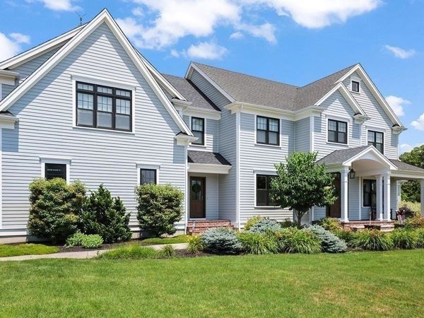 22 Chickadee Way, North Attleboro, MA 02760