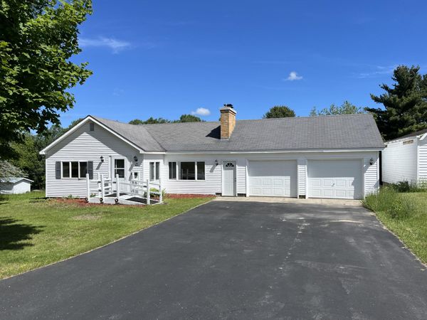 612 W Harrie ST, Newberry, MI 49868