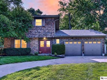 7076 Nicholas Circle, Omaha, NE 68132