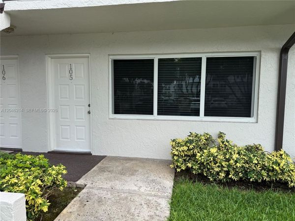 8695 NW 6th Ln , Unit 2-105, Miami, FL 33126