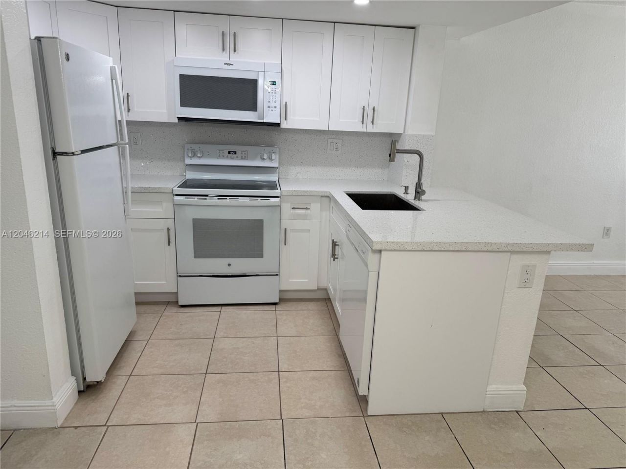 8695 NW 6th Ln , Unit 2-105, Miami, FL 33126 Photo