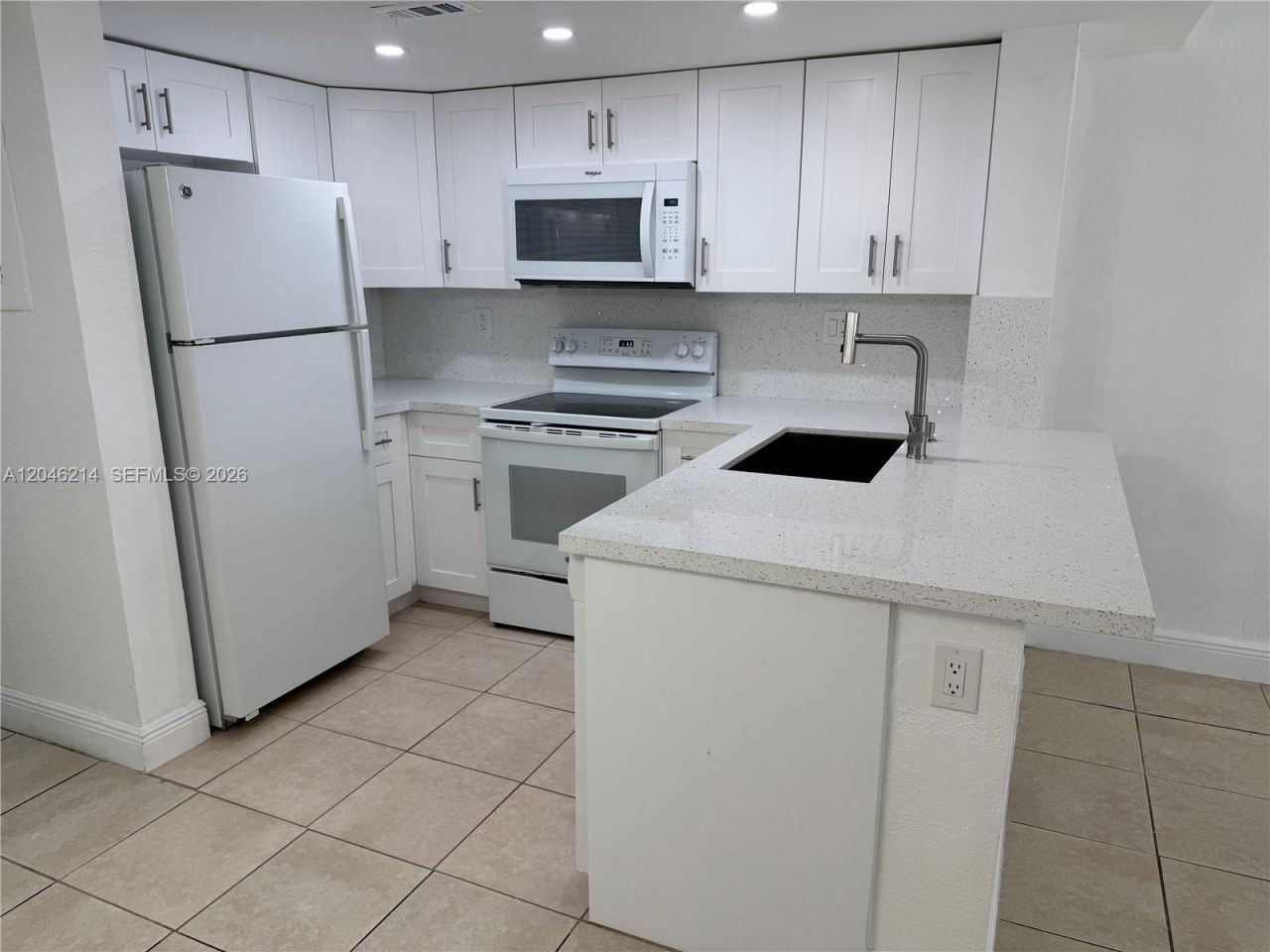 8695 NW 6th Ln , Unit 2-105, Miami, FL 33126 Photo