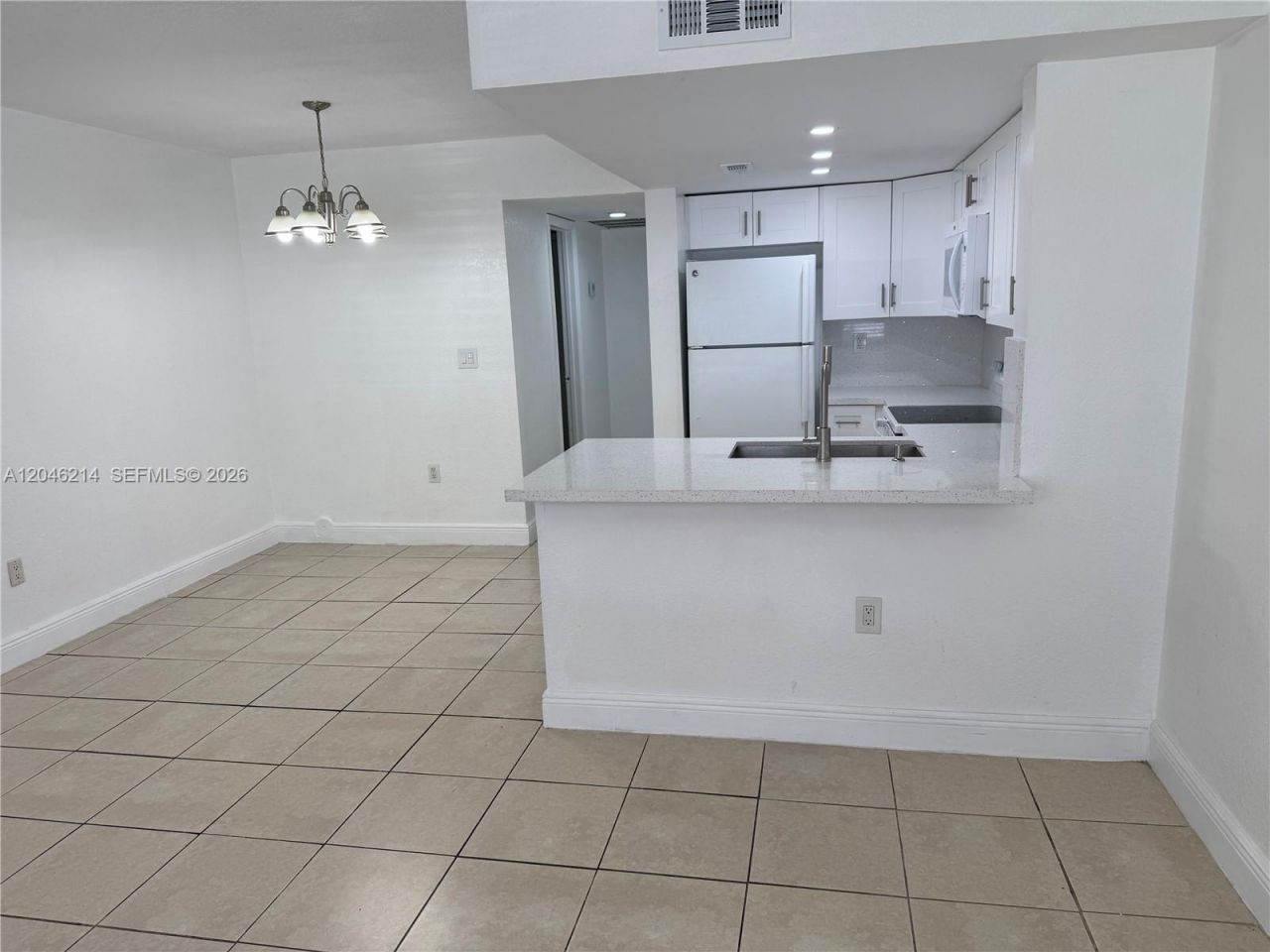 8695 NW 6th Ln , Unit 2-105, Miami, FL 33126 Photo