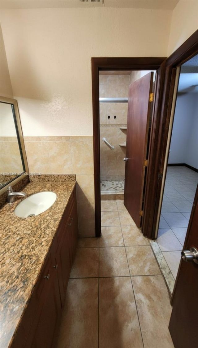 8188 NW 98th Lane, Unit 122, Hialeah Gardens, FL 33016 Photo