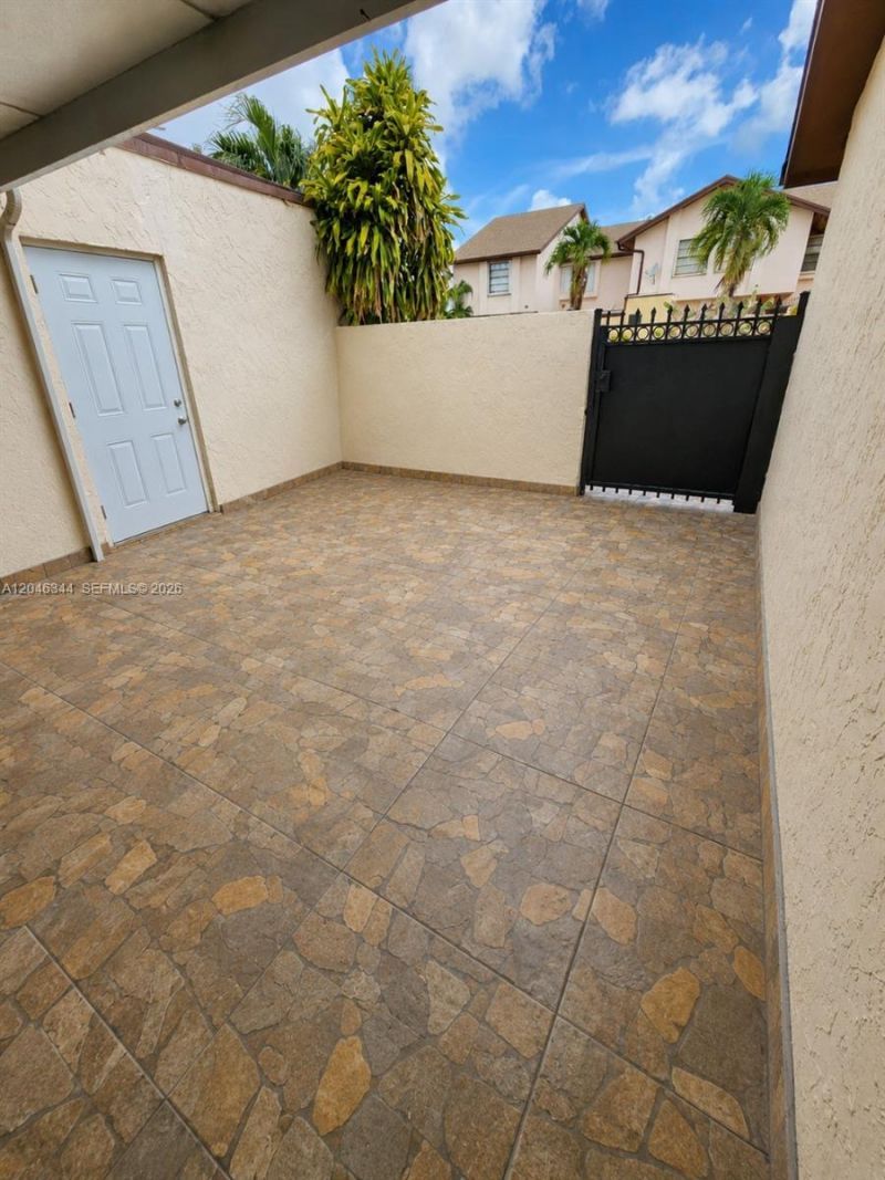 8188 NW 98th Lane, Unit 122, Hialeah Gardens, FL 33016 Photo