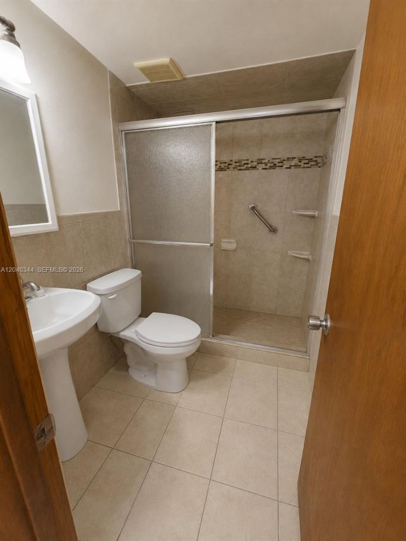 8188 NW 98th Lane, Unit 122, Hialeah Gardens, FL 33016 Photo