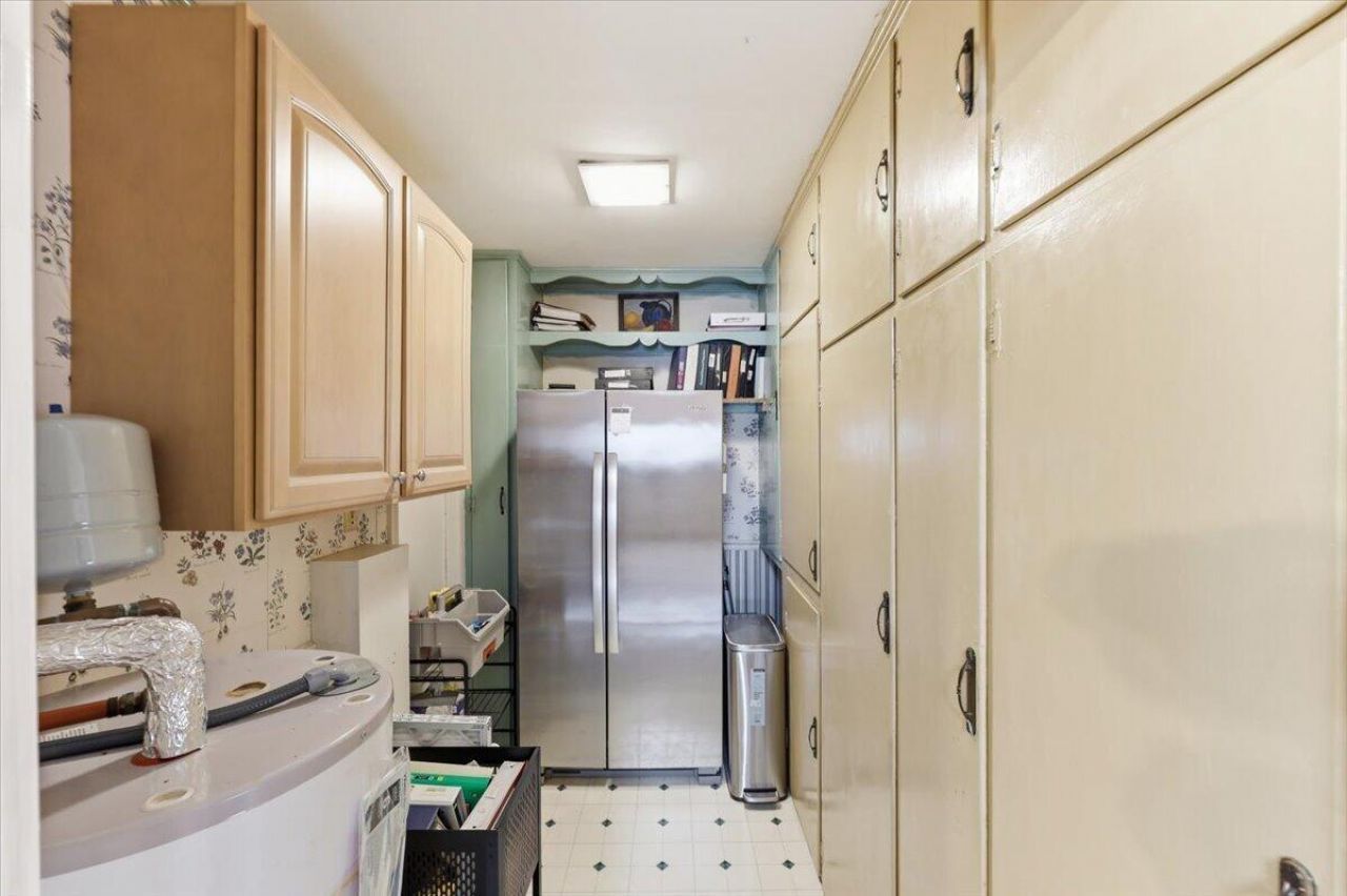 1022 Lepley Road Photo 13