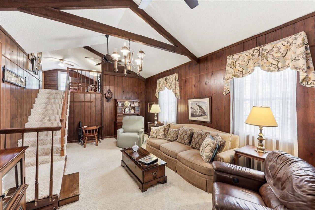1022 Lepley Road Photo 18
