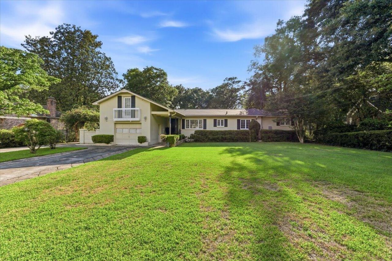 1022 Lepley Road Photo 2