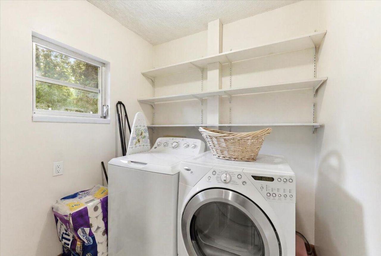 1022 Lepley Road Photo 25