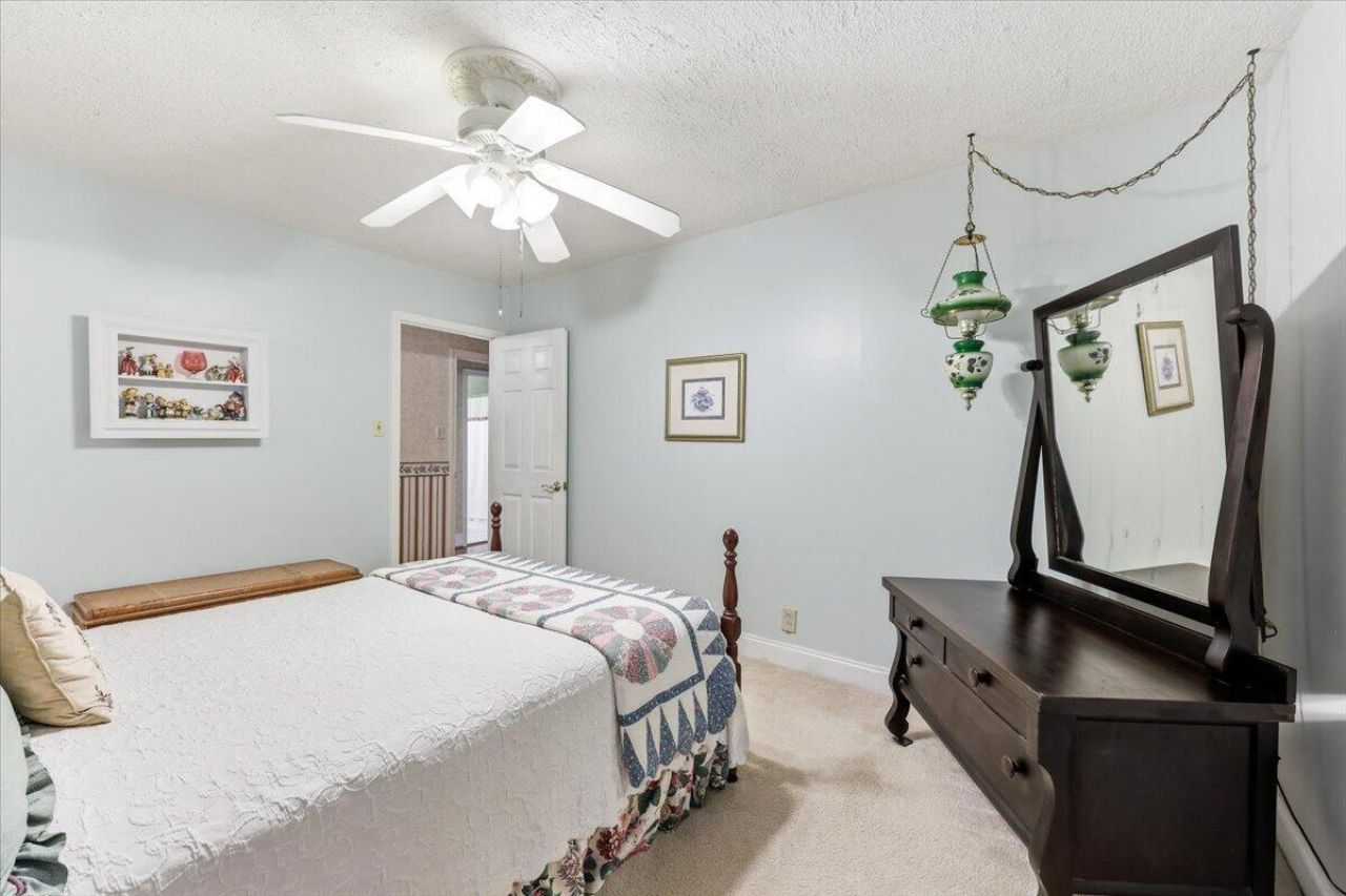 1022 Lepley Road Photo 29