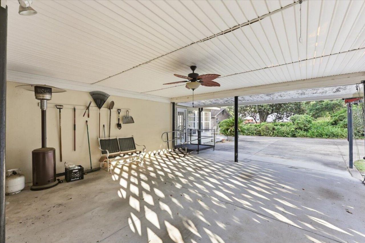 1022 Lepley Road Photo 34
