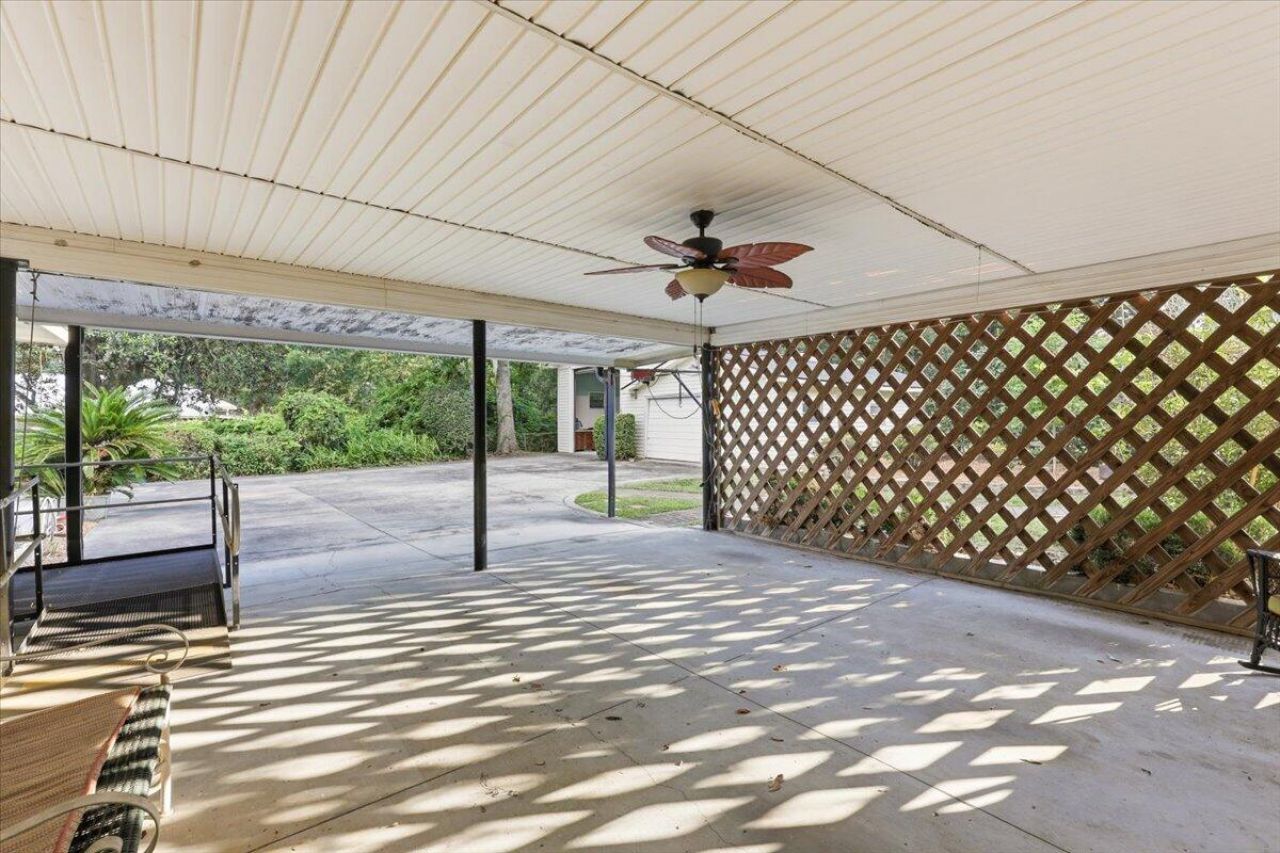 1022 Lepley Road Photo 35