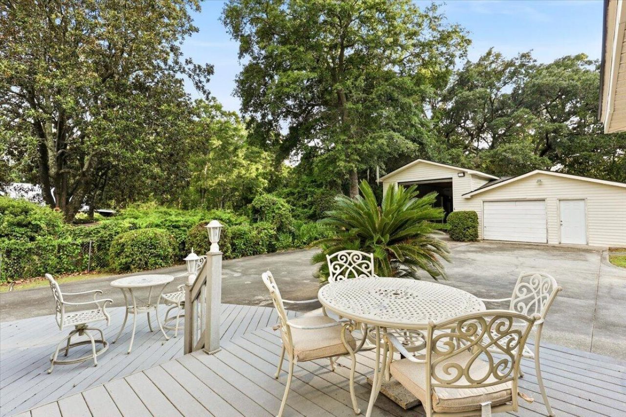 1022 Lepley Road Photo 36