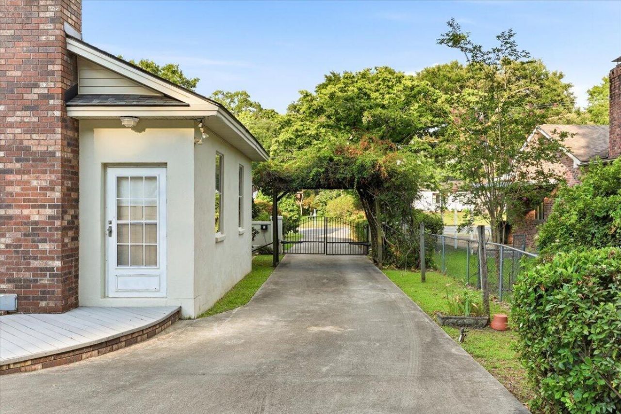 1022 Lepley Road Photo 37