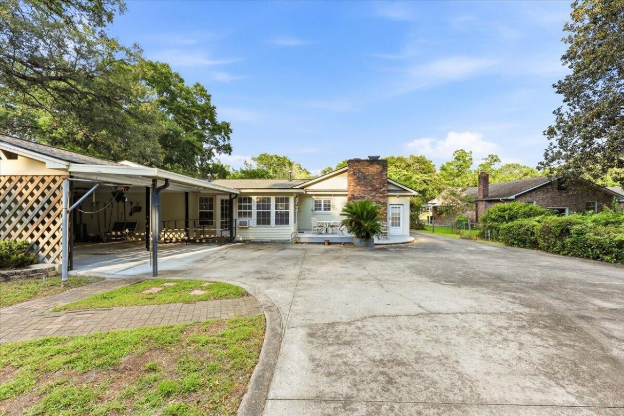 1022 Lepley Road Photo 38