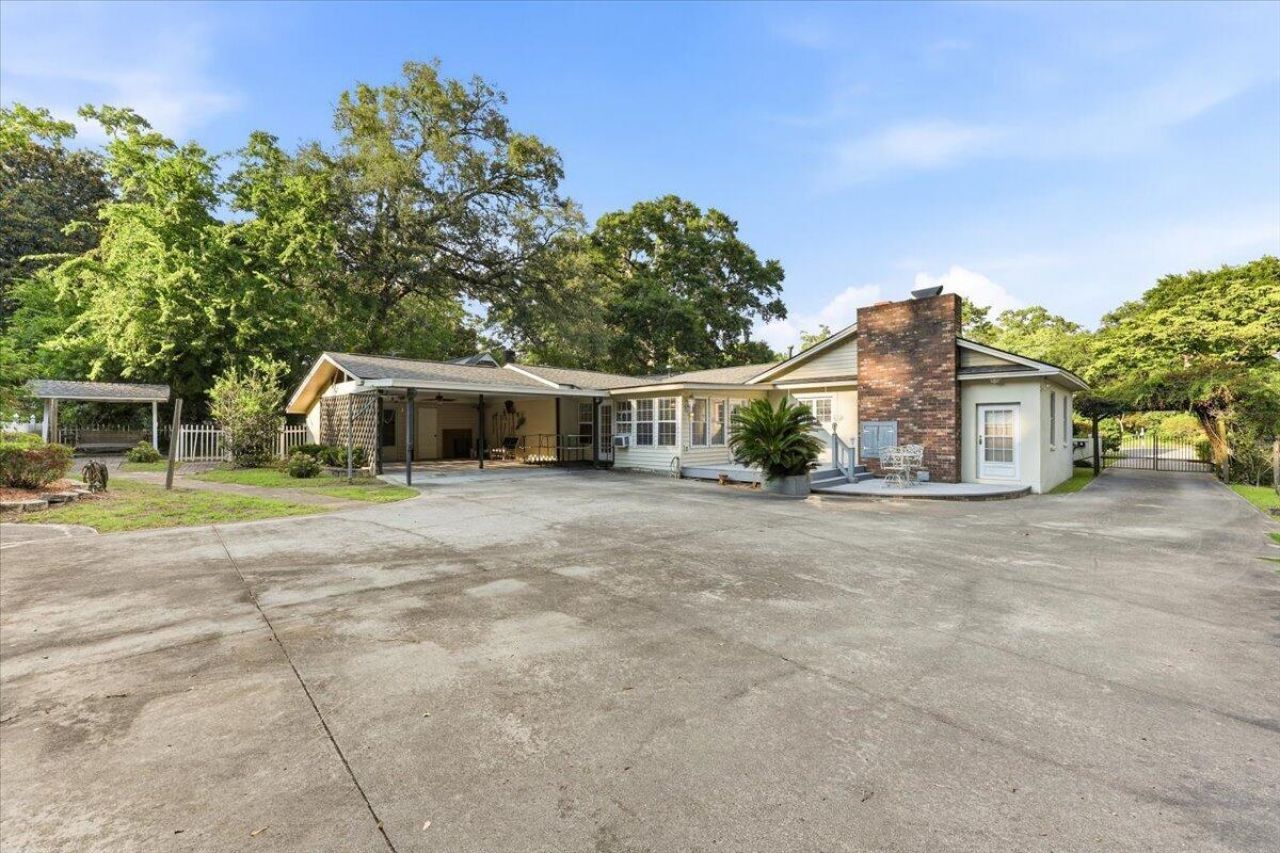 1022 Lepley Road Photo 39
