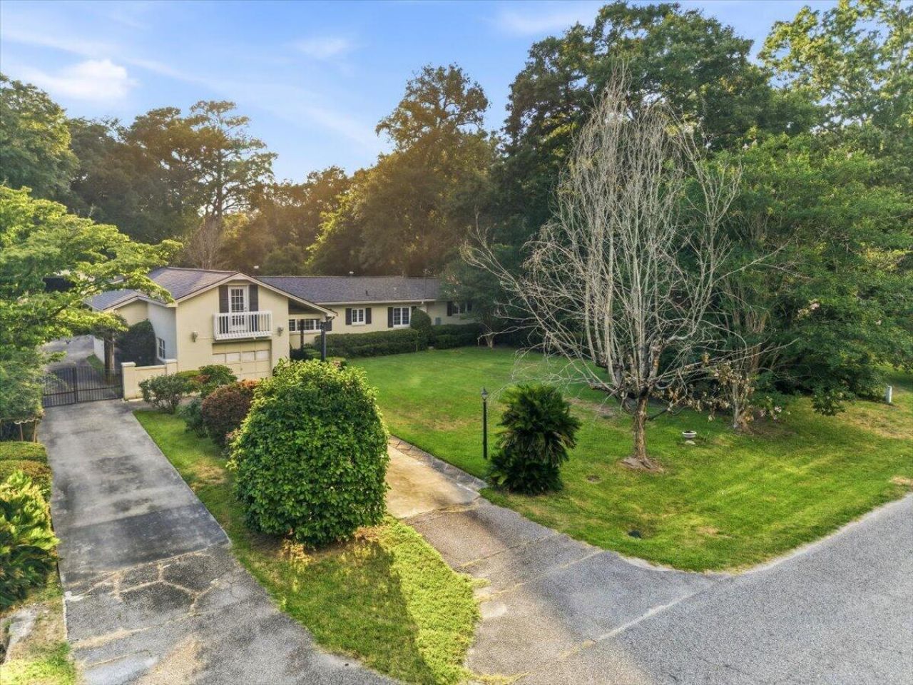1022 Lepley Road Photo 4