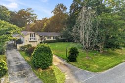 1022 Lepley Road photo 4