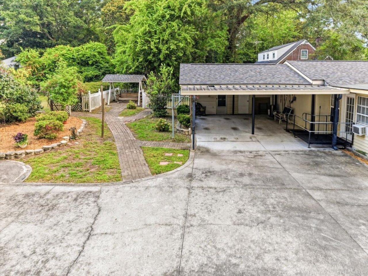 1022 Lepley Road Photo 42