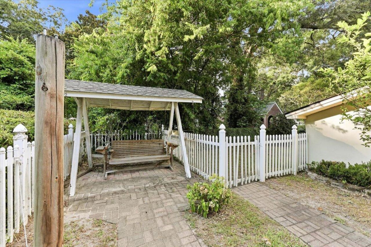 1022 Lepley Road Photo 43