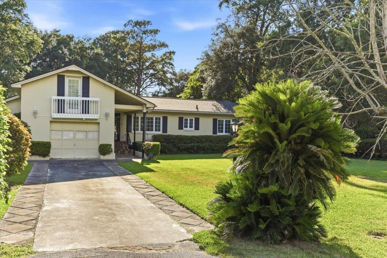 1022 Lepley Road Photo 5