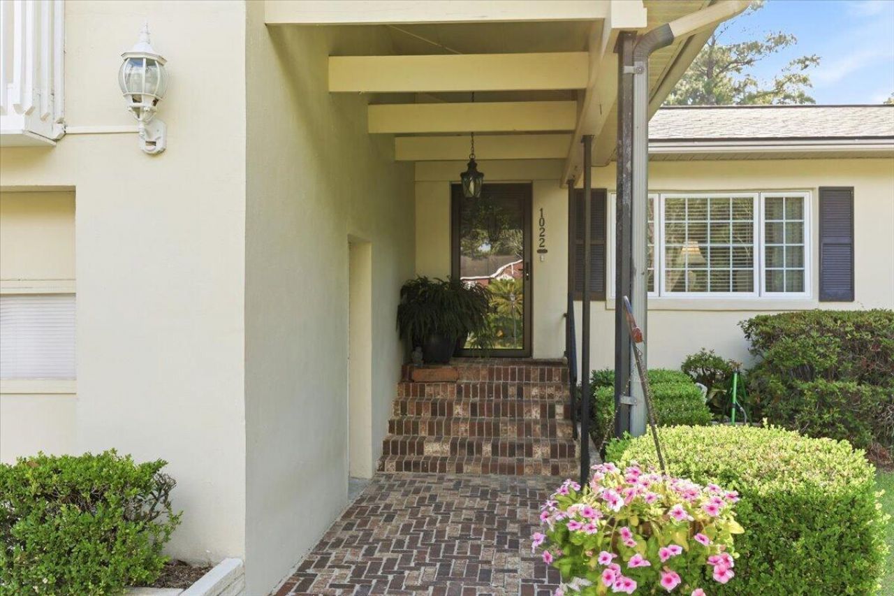 1022 Lepley Road Photo 7