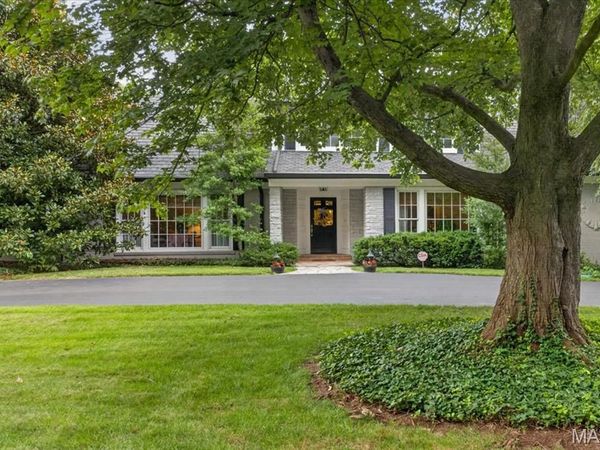 18 S McKnight Road, St Louis, MO 63124